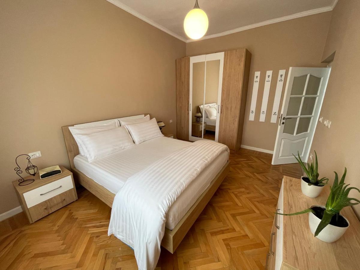Joni & Joy Center Apartment Berat Eksteriør billede